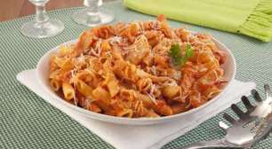 Macarronada na pressão com lascas de bacalhau: aproveite as sobras do almoço de Páscoa
