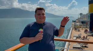 Apresentador Thiago Michelasi celebra a bordo do Cruzeiro On Board Festival