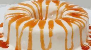 Sobremesa cremosa com calda de acerola: um doce prático que parece sobremesa de confeitaria