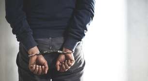 Homem com histórico criminal é preso dentro do Foro Central de Porto Alegre
