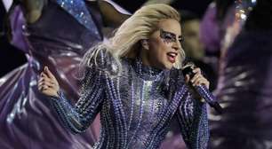 SuperVia realiza desfile com looks da Lady Gaga na Central do Brasil