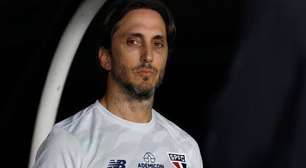 São Paulo planeja a saída de +4 atletas do elenco e irrita Zubeldia