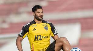 Hulk diz que árbitro pede desculpa pelo cartão amarelo aplicado a ele