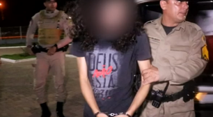 Professor é preso por dar 'chá de sêmen' a alunas