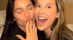 Namoro ou amizade? Eva e Renata trocam alianças em encontro especial