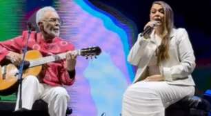 Preta Gil emociona ao se apresentar ao lado do pai Gilberto Gil