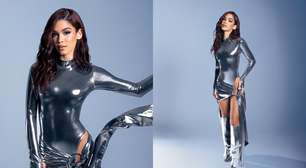 Tília surge deslumbrante em look futurista para festa de 22 anos em Sâo Paulo