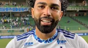 Gabigol fica irritado com transmissão ao vivo do jogo: "É lá"