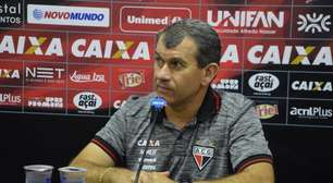 Claúdio Tencati abre o coração após mais um empate do Atlético-GO: "Precisamos"