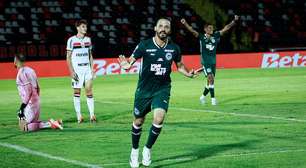 Anselmo Ramon brilha e Goiás volta a vencer na Série B rumo ao acesso