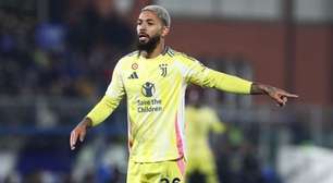 Sem espaço na Juventus, Douglas Luiz desabafa após críticas de torcedor