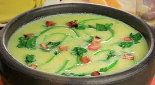 Caldo verde com bacon e agrião: quentinho e saboroso