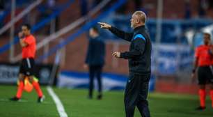 Mano, irritado, diz que Grêmio perdeu grande oportunidade para vencer