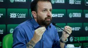 Lucas Andrino responde torcida do Goiás após pedido de demissão: "Para mim são"