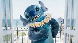 Stitch faz a alegria de 'little monsters' em passeio pelo Rio de Janeiro