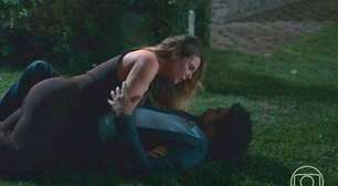 E a Raquel? Ivan e Heleninha rolam na grama e se molham em cena quente de 'Vale Tudo'; web reage: 'Impossível não shippar'