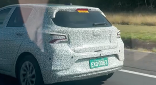 Novo Chevrolet Onix 2026 é flagrado em testes em Bauru (SP)