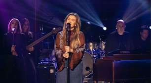 Kelly Clarkson transforma romance de Martin Short e Meryl Streep em música
