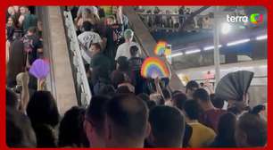 Fãs de Lady Gaga lotam metrô horas antes de megashow em Copacabana
