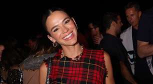 Bruna Marquezine vê show de Lady Gaga com look de R$ 12 mil