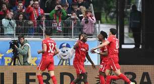 Leverkusen empata no fim, mas Bayern é campeão alemão