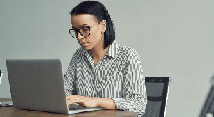 Estresse no trabalho dispara e atinge 49% dos empregados; saiba como agir