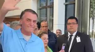 Bolsonaro recebe alta três semanas após passar por cirurgia no intestino