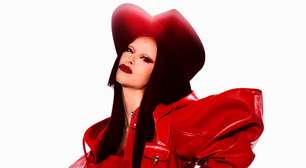 Sato aposta em look dramático para Lady Gaga: veja + famosos