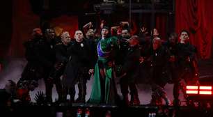 Lady Gaga usa vestido com cores da bandeira do Brasil: 'Senti falta de vocês'