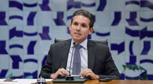 Cobrar mais de bancos e empresas pode ser saída para compensar IR, diz Hugo Motta