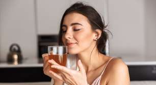 6 chás benéficos para a saúde da pele