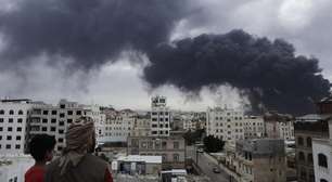 Israel ataca infraestruturas dos houthis no Iêmen em represália, incluindo o aeroporto de Sanaa