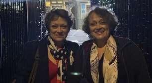 Gêmeas de 'O Iluminado' postam foto juntas aos 56 anos; veja como elas estão