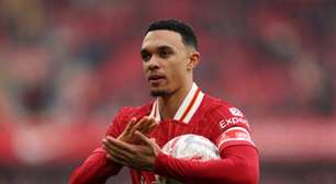 Saída de Alexander-Arnold do Liverpool revolta torcedores nas redes sociais