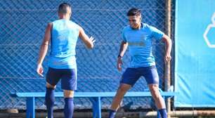 Mano busca soluções para dúvidas na zaga, meio e ataque do Grêmio
