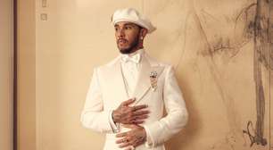 F1: Lewis Hamilton deslumbra no Met Gala como co-anfitrião
