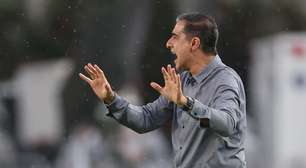 Renato Paiva conquista primeira vitória fora com o Botafogo e exalta 'caráter' do time