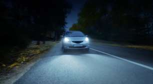 PL quer liberar farol de LED em carros antigos e mudar regras do Contran