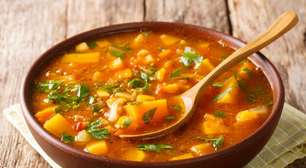 8 receitas de sopas e cremes termogênicos para o outono