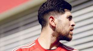 Rossi se reapresenta no Flamengo após carro ser alvo de tiros