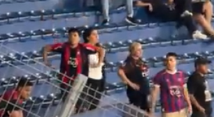 Torcedores do Cerro Porteño imitam macacos em direção à torcida do Palmeiras; assista