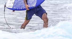 Gabriel Medina volta a surfar quatro meses após cirurgia no ombro