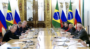 Em reunião em Moscou, Lula critica política de taxação de Trump e reforça parceria com Putin
