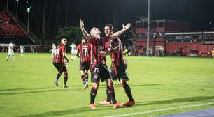 Atuações ENM: Matheuzinho vacila, mas Renato Kayser decide em estreia pelo Vitória