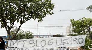 Torcedores do Santos protestam no CT Rei Pelé