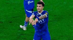 Brasileiro brilha com dois gols, Al-Hilal goleia e segue na briga pelo título saudita