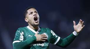 Vitor Roque encontra caminho do gol no Palmeiras