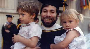 Wozniak abandonou a universidade para fundar a Apple. Anos depois, já milionário, uma pancada na cabeça mudou completamente o rumo de sua vida