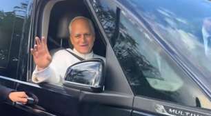 De van a Ferrari: os carros usados pelos papas Leão XIV, Francisco, Bento XVI e João Paulo II