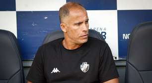 Felipe Loureiro está pressionado no Vasco após passagem como interino